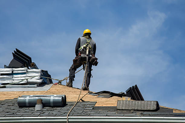 Professional Gutter Installation technician working in Clarkston, GA